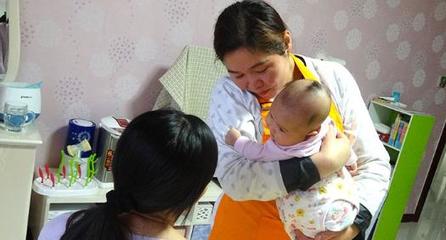 三個(gè)孩子的家庭如何科學(xué)聘請(qǐng)保姆 一份實(shí)用指南
